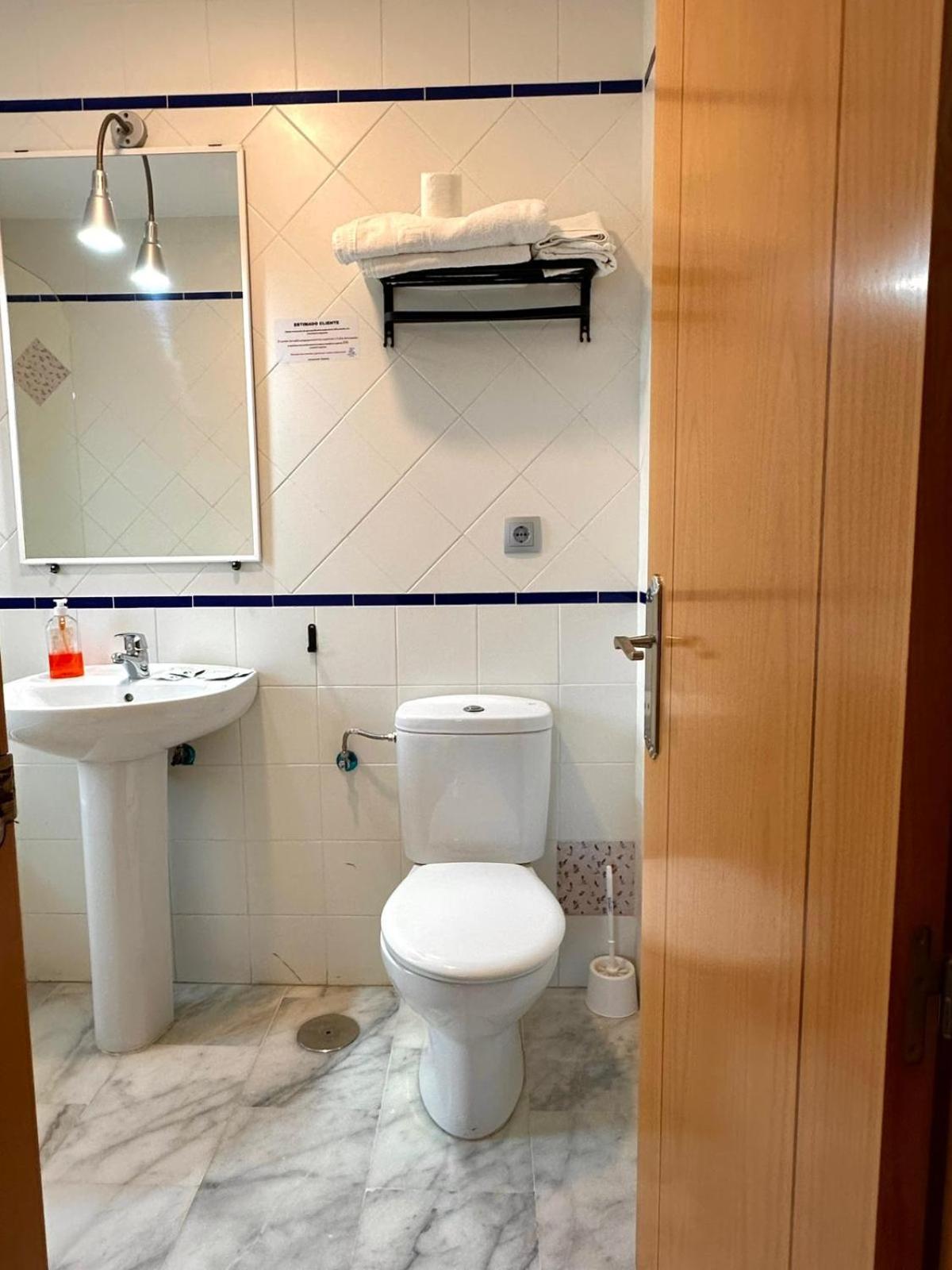 Apartahotel Dona Reyes Чипиона Екстериор снимка